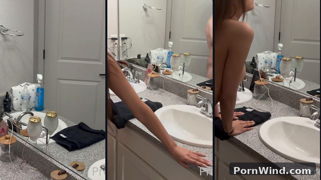 Prettypinkcatwomen Takes A Quickie Before Showering