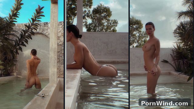 Rachel Cook Seduces With Her Body In The Pool