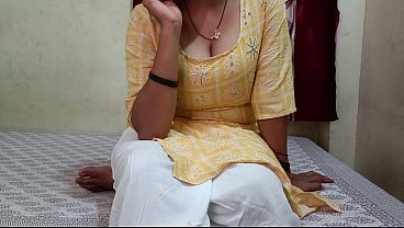 देसी पत्नी ने इलेक्ट्रीशियन के साथ सेक्स किया क्योंकि प्रिया ने गलती से उसका लिंग पकड़ लिया