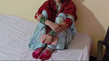 Beautiful 18  hot girl first time sex with StepSister with Hindi Audio Indian sex