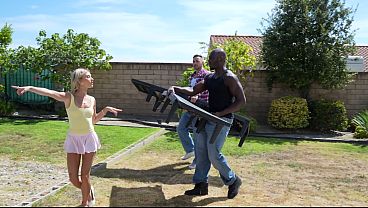 Hot Teen Emma Rosie Tempts Delivery Guys Into Spontaneous Summer Sex GP3523