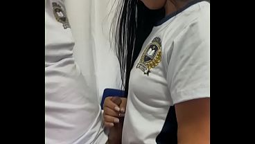 Novinha 18 anos na sala de aula do ensino medio de fortaleza dando pro amigo sem camisinha